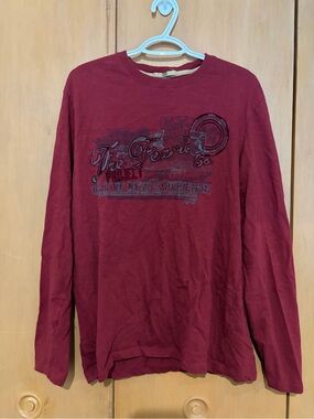 Long Sleeve Crewneck Shirt - Burgundy with Graphic